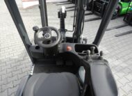 Elektryczny 3-kołowy wózek widłowy Linde E16C-02